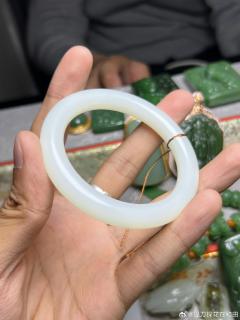 羊脂白玉圆条手镯
