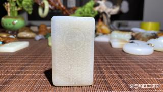 聊聊和田玉俄料黑皮料