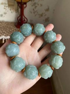 李女士收藏和田玉且末蓝手链引热议