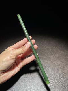 清和田玉碧玉笔杆 尺寸长23.5厘米,直径1厘米重量56.2克